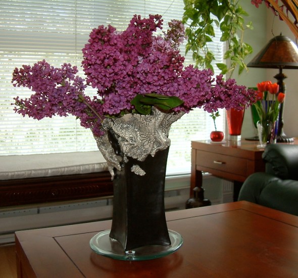 black white lace vase